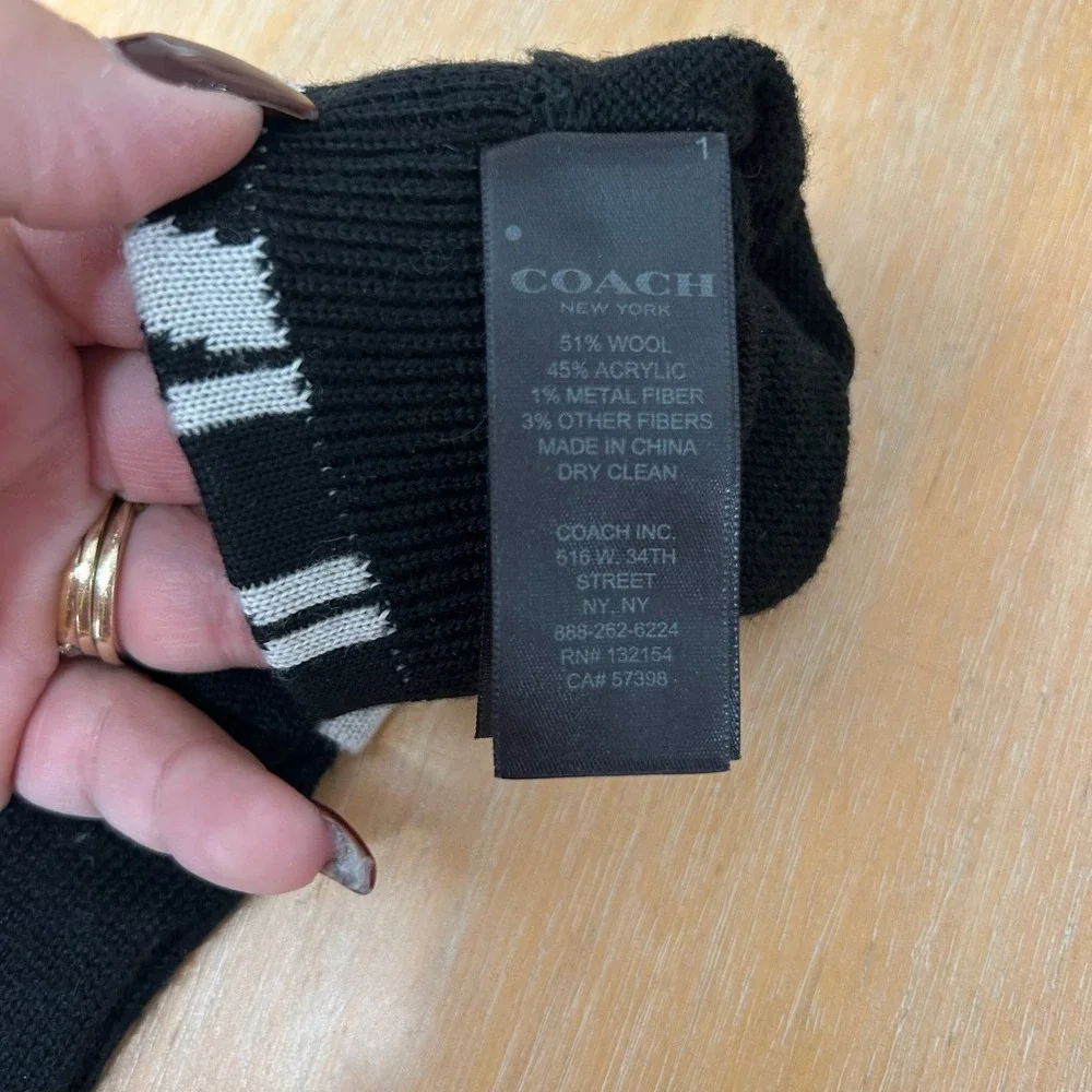 Coach Signature Logo‎ Black Knit Gloves Womens One Size Wool Blend Old Money